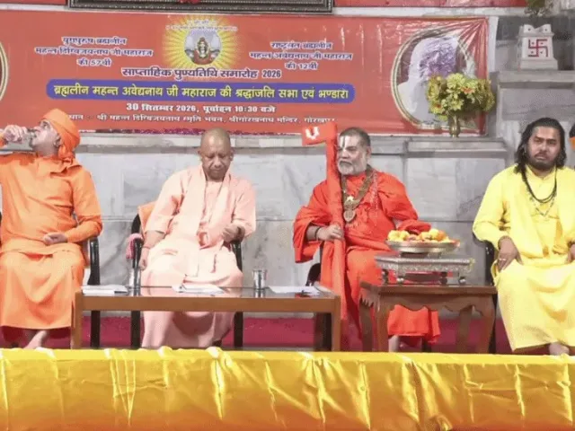 CM बोले- संतों ने हिंदू समाज की एकता बनाए रखा:गोरखपुर में गुरु को श्रद्धांजलि दी; जनता दर्शन में 150 लोगों की समस्याएं सुनीं