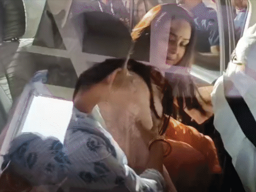 'पापा ने बुलाया तो उनसे मिलने आ गई':रोहिणी को रिसीव करने एयरपोर्ट पहुंचे लालू-राबड़ी और मीसा भारती; रोते हुए राबड़ी आवास से निकली थीं