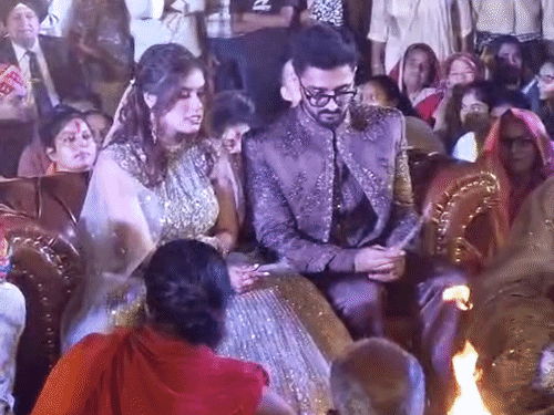 बाबा रामदेव की भांजी की सगाई:नारनौल में उत्तराखंड CM धामी पहुंचे; MBA पास हैं मुदिता, मंगेतर गुरुग्राम का रहने वाला