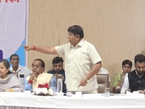 पंचकूला में अवैध कब्जे पर भड़के मंत्री पंवार:कालका परिषद के JE-ME को नोटिस, DTP के मुद्दे पर पूर्व विस अध्यक्ष और डीसी आमने-सामने
