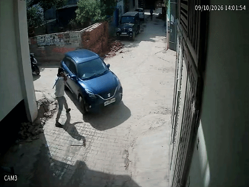 गुरुग्राम में बच्चों की किडनैपिंग की कोशिश, VIDEO:कार के शीशे तोड़ लड़कियों को खींचने का प्रयास; स्कूल से लौट रहे थे