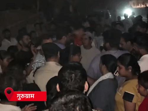गुरुग्राम-फरीदाबाद समेत 6 जिलों में लाइट न आने पर हंगामा:भिवानी में ट्रांसफॉर्मर पर चढ़े किसान की मौत; बिजलीकर्मियों की हड़ताल का 15 जिलों में असर