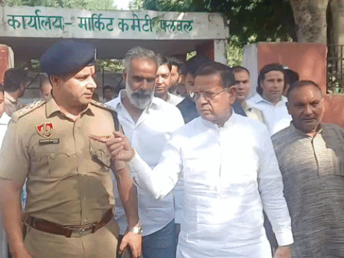पलवल में गैरहाजिर कर्मचारियों पर मंत्री का एक्शन:AFSO और SIFS को शो-कॉज नोटिस जारी, 2 दिन में मांगा जवाब