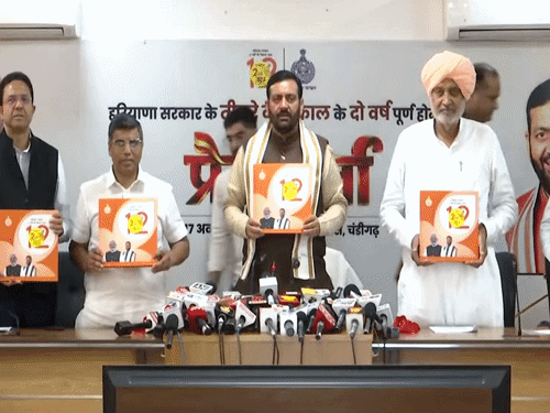 CM सैनी ने 2 साल का रिपोर्ट कार्ड पेश किया:बोले- 76 संकल्प पूरे, 141 पर काम जारी; स्वीडन-सिंगापुर से 11 हजार रोजगार के अवसर आएंगे