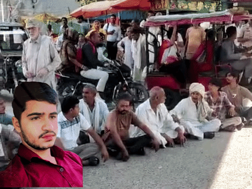 रेवाड़ी-युवक की हत्या पर हंगामा, परिवार सड़क पर बैठा:पिता बोले-BJP नेता ने कराया मर्डर, छोटे बेटे पर भी हमला; गिरफ्तारी की मांग पर अड़े