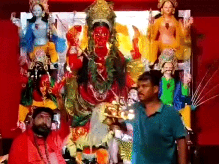 हादीपुर वाली दुर्गा मइया के दरबार में भक्त उमड़ें:दूर-दूर तक फैली है मइया की महिमा, सच्चे मन से मांगी मुरादें पूरी होती
