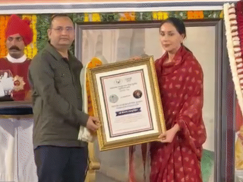 जयपुर में कैलाश खेर-अमीश त्रिपाठी को मिला अवॉर्ड:सवाई भवानी सिंह की जयंती पर सिटी पैलेस में दिए गए ‘सवाई जयपुर अवॉर्ड्स-2026’