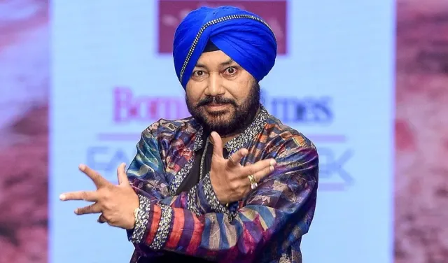 Daler Mehndi अपमान मामले में गरमाई राजनीति: भाई Mika Singh ने उत्तराखंड के मंत्री सुबोध उनियाल से मांगी सार्वजनिक माफी