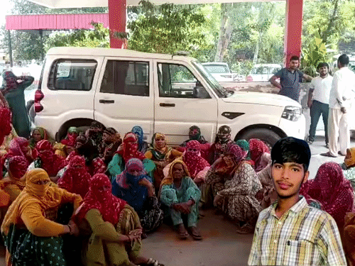 रेवाड़ी में क्लासमेट से झगड़े के बाद स्टूडेंट लापता:3 दिन बाद रेलवे स्टेशन पर मिला; महिलाओं ने थाने के बाहर किया था हंगामा
