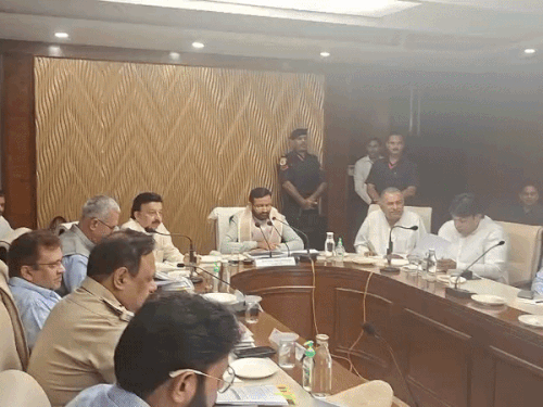 गुरुग्राम में CM ने 2 अफसर सस्पेंड किए:छुट्टी के दिन ही लेटर जारी; पॉल्यूशन कंट्रोल में लापरवाही बरतने पर एक्शन