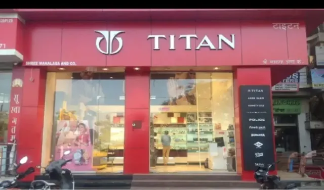 Titan Company Shares में सितंबर तिमाही के बाद 4.4 Percent तक की भारी गिरावट