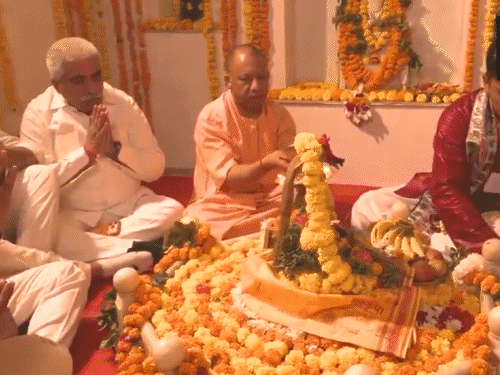 योगी बोले- देश में 2 मियां, एक छोटे दूसरे बड़े:अखिलेश जी, सपने देखना बंद कीजिए, विरासत में बुद्धि नहीं मिल सकती