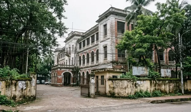 भ्रष्टाचार के मामले में Bangladesh के पूर्व वायुसेना प्रमुख Shaikh Abdul Hannan कतर में हिरासत में