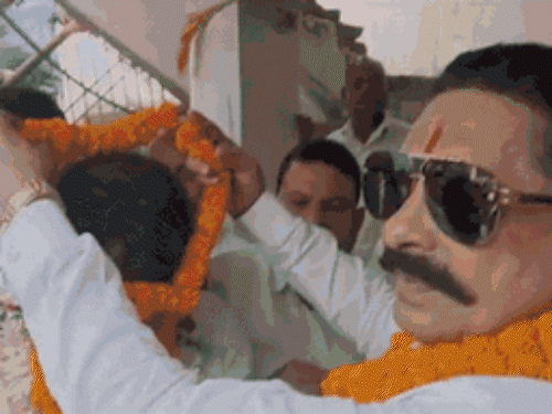 जनसुराज कैंडिडेट के लिए अनंत सिंह का रोड शो:बोले-पीछे नहीं हटूंगा, नीरज ने क्या किया, सब जानते हैं; नालंदा में मां आशापुरी मंदिर में पूजा की