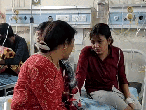 मां ने तीन बच्चों संग चूहे मारने की दवा निगली:फरीदाबाद में नेवी में तैनात पति से परेशान; बेटी बोली- चरित्र पर शक करते हैं पापा