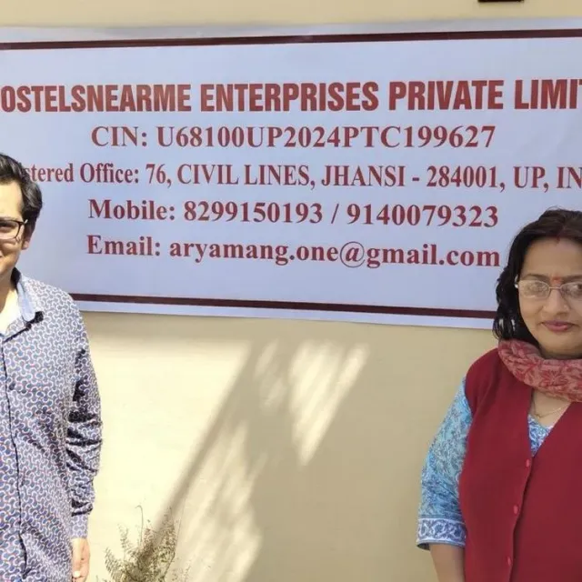 Navratri Special : मां के हौसले से स्टार्टअप बना 'Hostels Near Me', यूपी सरकार ने दी आर्थिक मदद
