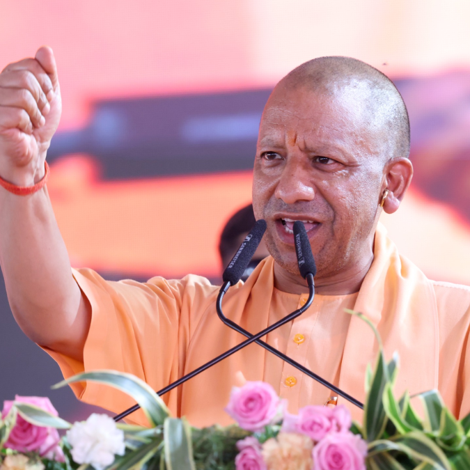 सपा पर जमकर बरसे सीएम योगी, कहा- उन्होंने दिए माफिया, हमने दिए मेडिकल कॉलेज