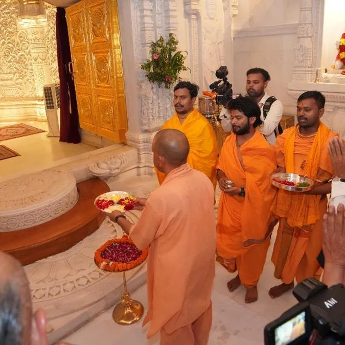 अयोध्या में दीपोत्सव 2026 की भव्य तैयारियां! CM योगी के निर्देश पर दुल्हन की तरह सजाया जा रहा रामपथ और धर्मपथ