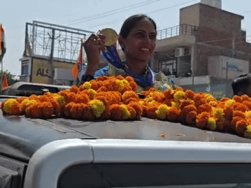 एशियन गेम्स में 37 हरियाणवियों को मेडल:भारत के 85 इवेंट में पदक; सोनीपत की किरण ने स्टोर में नौकरी कर स्टेडियम की फीस भरी