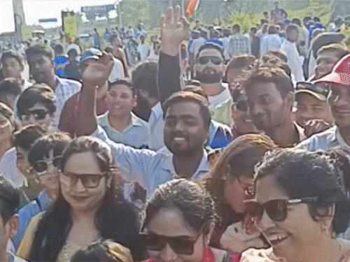 इकाना में टीम इंडिया की जीत पर फैंस खुश:बोले- वैभव सूर्यवंशी के साथ अन्याय हुआ; हमको पानी मिली कोल्ड ड्रिंक दी गई