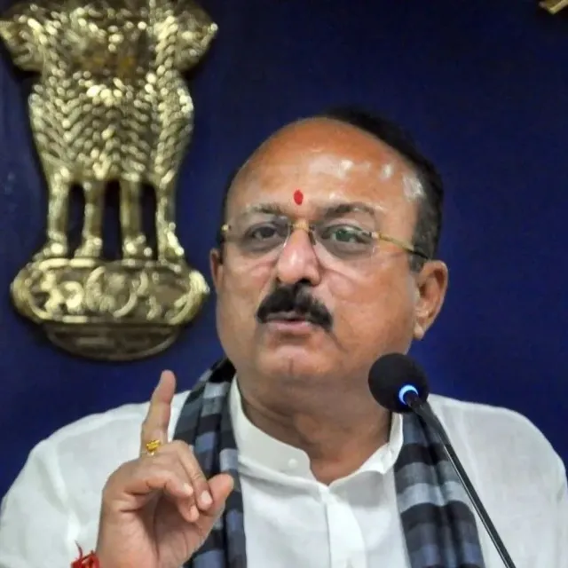 दिल्ली में 70वें राष्ट्रीय स्कूल खेलों का आगाज:14 हजार से ज्यादा खिलाड़ी लेंगे हिस्सा; खेल मंत्री आशीष सूद ने त्यागराज स्टेडियम में किया उद्घाटन