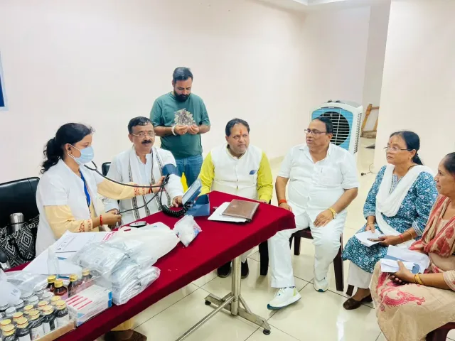 सेवा संकल्प अभियान' के तहत नानकमता पहुंचे मुख्यमंत्री धामी,दिया स्वच्छता का संदेश
