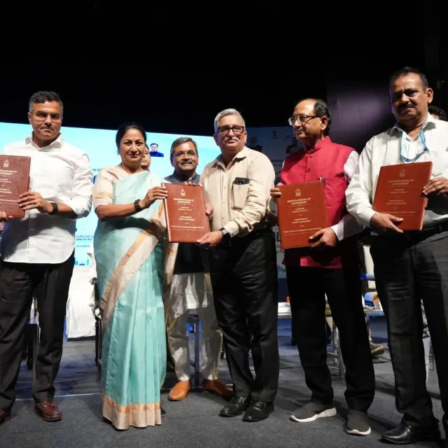 डीजेबी के 50 हजार पेंशनरों को कैशलेस इलाज की सौगात:सीएम रेखा गुप्ता ने सुविधा का किया शुभारंभ, इलाज दौरान पहले पैसे देने से मिलेगी राहत
