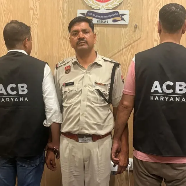 पलवल में चौकी इंचार्ज ₹3 हजार की रिश्वत लेते गिरफ्तार:शराब पीने का केस न बनाने के बदले मांगे थे ₹10 हजार; ₹5 हजार पहले लिए