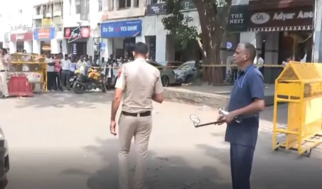 दिल्ली CEO ऑफिस के बाहर कांग्रेस-AAP का प्रदर्शन, कश्मीरी गेट पर भारी पुलिस बल तैनात, खरगे के लंच पर पहुंचे विपक्ष के नेता