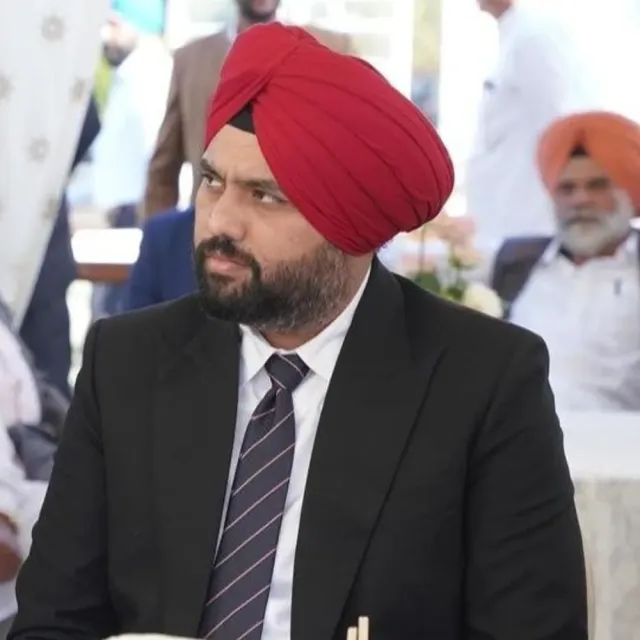 पंजाबी फिल्म प्रोड्यूसर को ED ने हिरासत में लिया:5 करोड़ कथित रिश्वत केस में दिल्ली एयरपोर्ट से पकड़ा; 2 बार बुलाने पर पेश नहीं हुए थे