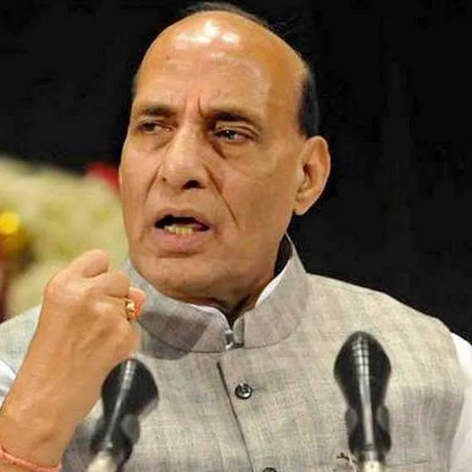 अयोध्या में राजनाथ सिंह, कहा- योगी के नेतृत्व में यूपी की शासन व्यवस्था उत्कर्ष पर