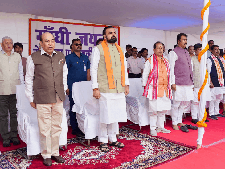 गांधी-शास्त्री जयंती: CM सम्राट ने गांधी मैदान में दी श्रद्धांजलि:बापू टावर में ‘सेवा स्मरण’ कार्यक्रम में हुए शामिल, कहा-हमें गांधी जी के आदर्शों को अपनाना चाहिए