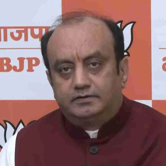 'आतंकियों के लिए आंसू, पर देश के हीरो पर चुप्पी क्यों?' कैप्टन स्मित की बहादुरी पर सुधांशु त्रिवेदी का गांधी परिवार पर तंज