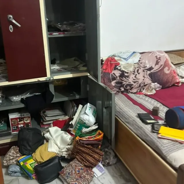 पंचकूला में शिक्षा विभाग के रिटायर्ड सुपरिटेंडेंट के घर चोरी:बेटी के घर गया था दंपती, ताला तोड़ जेवर और कैश चुराया, DVR भी उखाड़ ले गए