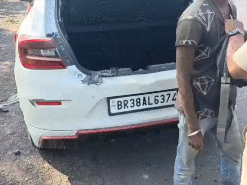 अररिया- STF टीम पर हमला, 6 जवान घायल:स्मैक तस्करों और उनके समर्थकों ने लाठी-डंडों, लोहे की रॉड से किए वार; 10 राउंड से अधिक फायरिंग