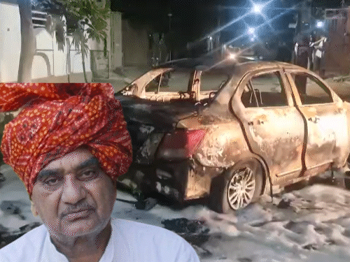 हरियाणा के पूर्व मंत्री की चलती गाड़ी में आग लगी:धुआं उठता देख कार से कूदे; आधे घंटे बाद दमकल ने काबू पाया