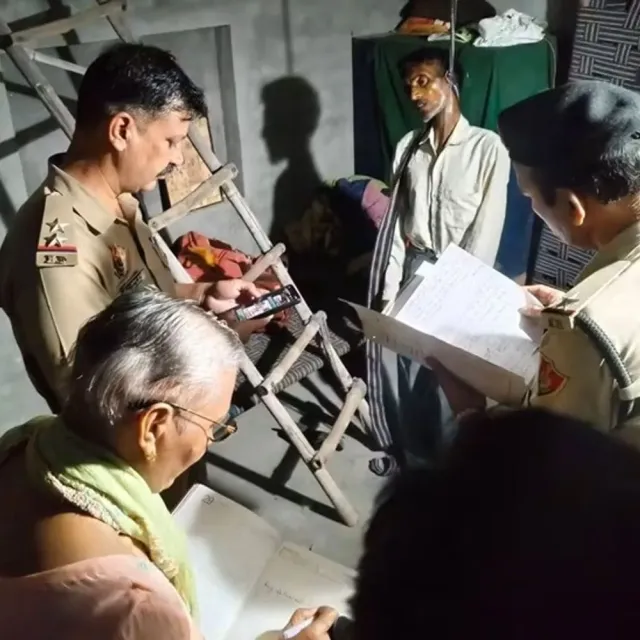 रोहतक में व्यक्ति ने फांसी लगाकर दी जान:मानसिक रूप से परेशान, चौबारे में लटका मिला शव, दो बच्चों का पिता