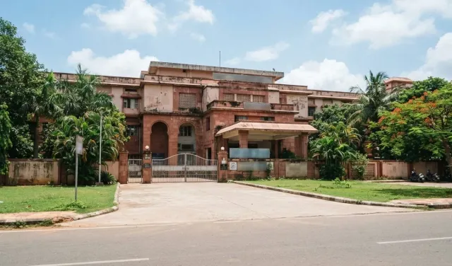 Odisha: आय से अधिक संपत्ति मामले में सरकारी AEE तपन सेठी गिरफ्तार