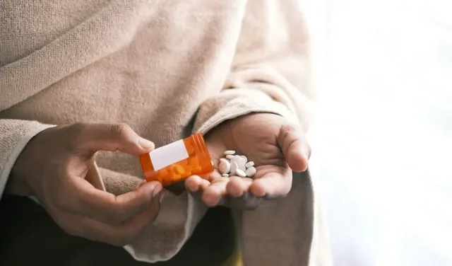 Cancer Drugs के दाम घटे, Jan Swasthya Abhiyan ने मुनाफे पर सीमा तय करने को कहा