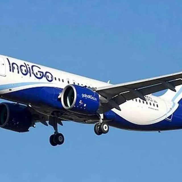 17,000 फुट की ऊंचाई पर IndiGo Flight पर गिरी बिजली, 104 यात्री थे सवार