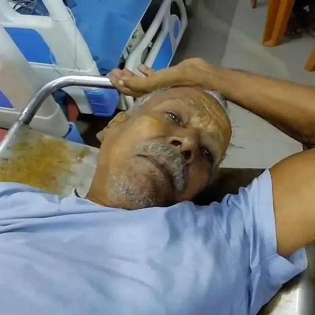 शराब के नशे में युवक ने वृद्ध को गोली मारी:जमुई के भोंड़ गांव में घर के पास बैठे वृद्ध की जांघ में लगी गोली, अस्पताल में भर्ती