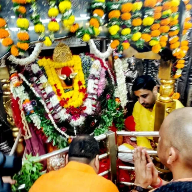 नवरात्र में योगी सरकार का बड़ा आयोजन, देवी मंदिरों में होंगे दुर्गा सप्तशती पाठ और देवी गीत
