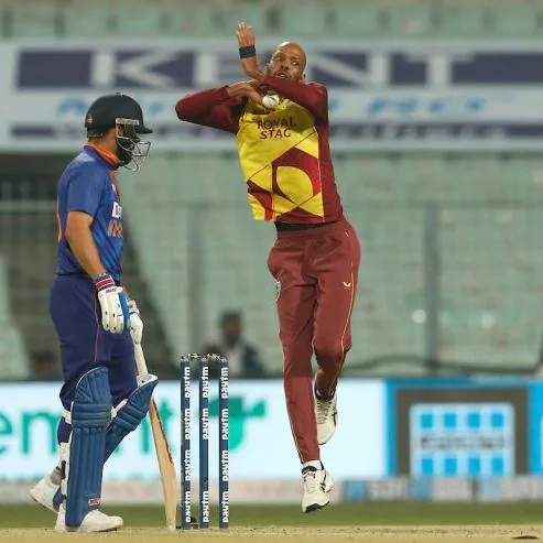वेस्टइंडीज ने टॉस जीतकर भारत के खिलाफ चुनी गेंदबाजी (Video)