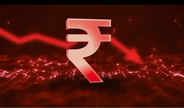 Brent Crude में तेजी से US Dollar के मुकाबले Rupee 12 पैसे फिसलकर 94.93 पर बंद