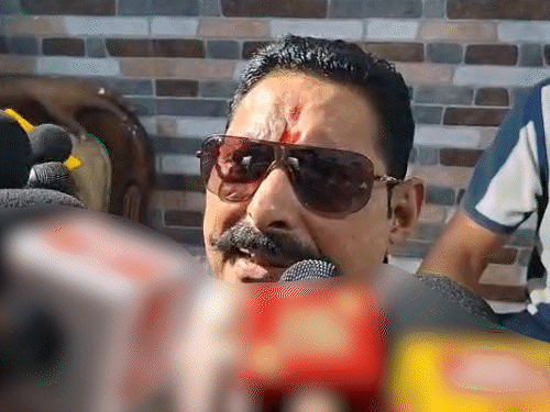 पटना- JDU MLC नीरज कुमार की तबीयत बिगड़ी:सीएम सम्राट मिलने पहुंचे हॉस्पिटल, अनंत बोले-बूथ पर पैसा भेजना होगा इसलिए भर्ती हो गए