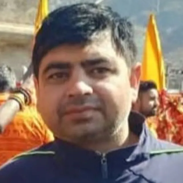 पानीपत के फैक्ट्री मालिक समेत 2 की मौत:हरिद्वार जा रहे थे, यूपी में डिवाइडर से टकराई स्कॉर्पियो, 4 बार पलटी खाई
