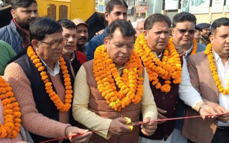 विधायक शिव अरोरा ने बस स्टैंड डीडी चौक से तीन पानी डेम ( किच्छा बाईपास ) रोड के नवीनीकरण निर्माण कार्य का फीता काटकर  किया शुभारंभ