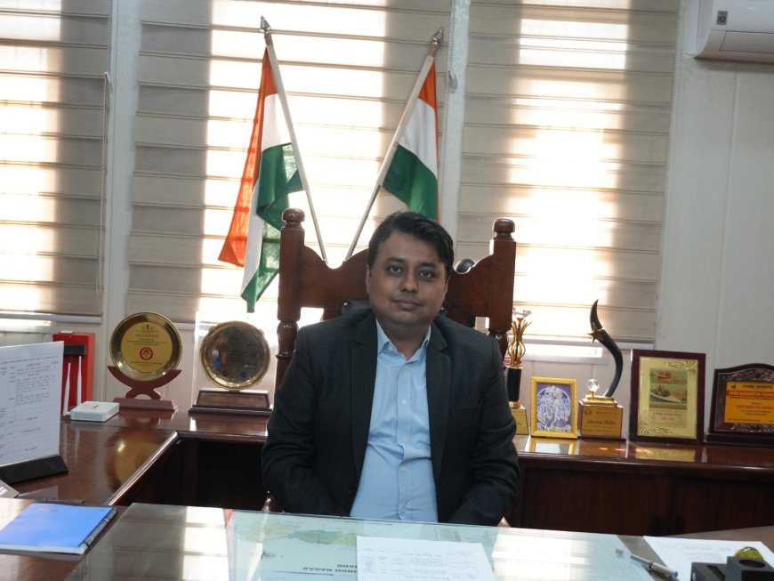 नव नियुक्त जिलाधिकारी नितिन सिंह भदौरिया ने कार्यभार ग्रहण किया