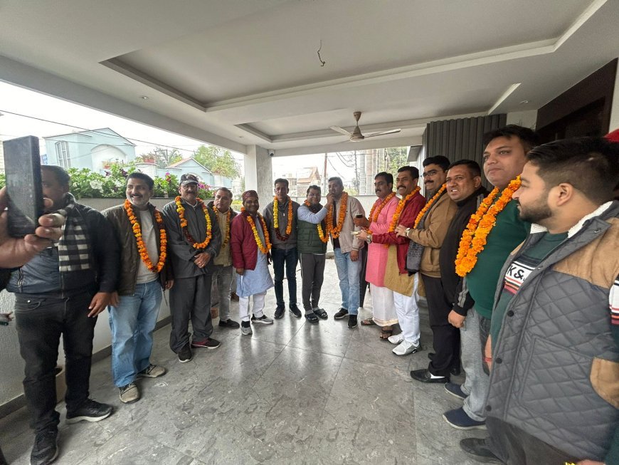कांग्रेस को एक ओर झटका मुख्य बाजार से कांग्रेस नेता मनीष गोस्वामी अपने समर्थको संग हुऐ भाजपा मे शामिल, विधायक शिव अरोरा ने दिलाई भाजपा की सदस्यता