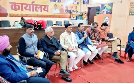 देहरादून, भाजपा महामंत्री नगर निगम चुनाव प्रबंधन समिति की बैठक आयोजित की गई